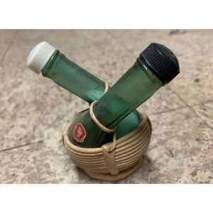Double Wine Bottle Salt & Pepper Shaker in Woven Basket Italy